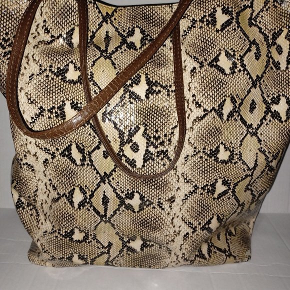 DSW Handbags - DSW SNAKE PRINT SHOULDER TOTE BAG